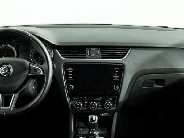 Skoda Octavia III (A7) Рестайлинг с пробегом 2018 года, цена 1 905 900 рублей, 76734 км, лифтбек, Автокод Объявления