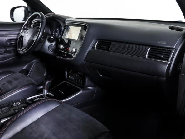 Mitsubishi Outlander III Рестайлинг 3 с пробегом 2021 года, цена 2 464 000 рублей, 106100 км, внедорожник, Автокод Объявления