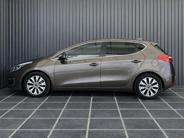 Kia Ceed II Рестайлинг с пробегом 2017 года, цена 1 457 000 рублей, 124007 км, хэтчбек, Автокод Объявления