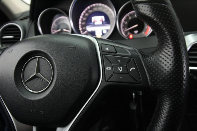 Mercedes-Benz C-Класс III (W204) Рестайлинг с пробегом 2012 года, цена 1 600 000 рублей, 226653 км, седан, Автокод Объявления