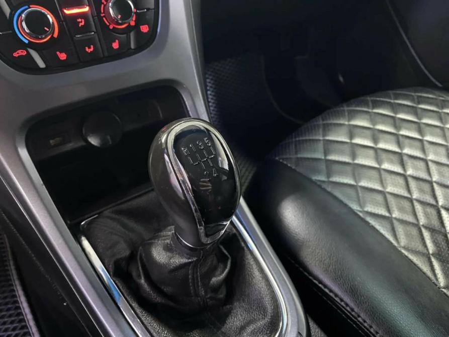Opel Astra J Рестайлинг Набережные Челны  - изображение 12