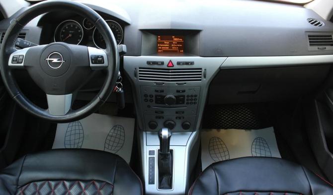 Opel Astra H Рестайлинг с пробегом 2010 года, цена 550 000 рублей, 240646 км, хэтчбек, Автокод Объявления