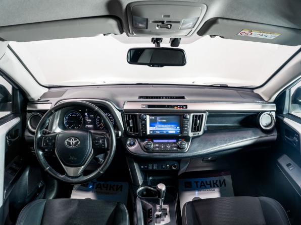 Toyota RAV4 IV (XA40) Рестайлинг с пробегом 2018 года, цена 2 275 000 рублей, 185882 км, внедорожник, Автокод Объявления