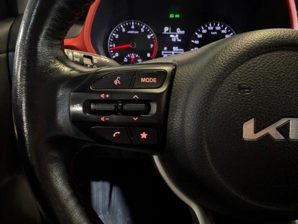 Kia Rio IV Рестайлинг с пробегом 2021 года, цена 1 599 000 рублей, 168000 км, хэтчбек, Автокод Объявления