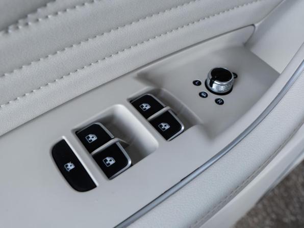 Hongqi HS5 I с пробегом 2024 года, цена 2 450 000 рублей, 71184 км, внедорожник, Автокод Объявления
