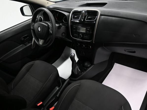 Renault Sandero II с пробегом 2015 года, цена 1 045 000 рублей, 76097 км, хэтчбек, Автокод Объявления