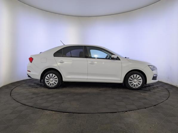 Skoda Rapid II с пробегом 2022 года, цена 1 600 000 рублей, 93487 км, лифтбек, Автокод Объявления