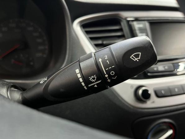 Hyundai Solaris II с пробегом 2017 года, цена 1 499 900 рублей, 64768 км, седан, Автокод Объявления