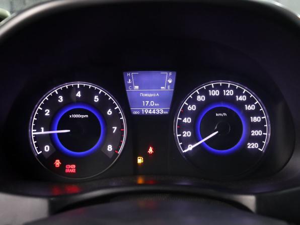 Hyundai Solaris I с пробегом 2013 года, цена 730 000 рублей, 194433 км, седан, Автокод Объявления