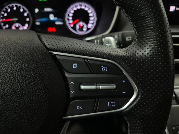 Hyundai Santa Fe IV Рестайлинг с пробегом 2023 года, цена 3 650 000 рублей, 45746 км, внедорожник, Автокод Объявления
