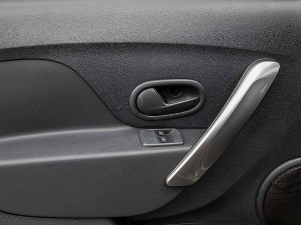 Renault Logan II с пробегом 2017 года, цена 727 000 рублей, 115000 км, седан, Автокод Объявления
