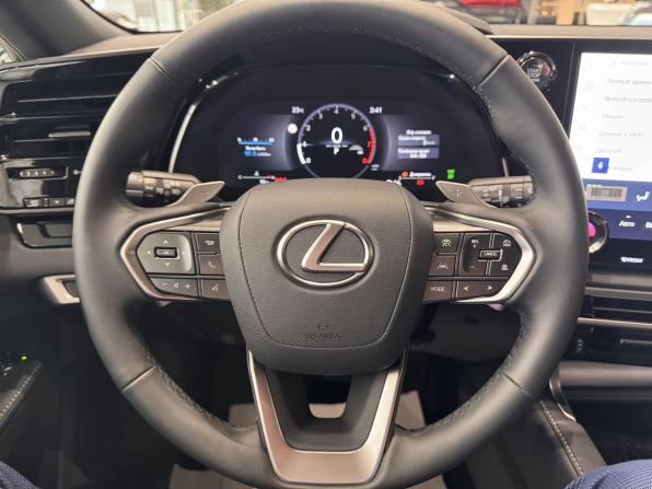Lexus RX V с пробегом 2025 года, цена 8 490 000 рублей, 10 км, внедорожник, Автокод Объявления