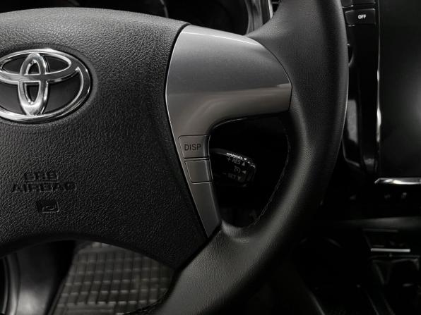Toyota Hilux VII Рестайлинг с пробегом 2015 года, цена 2 395 000 рублей, 321277 км, offers.body_type.unknown, Автокод Объявления