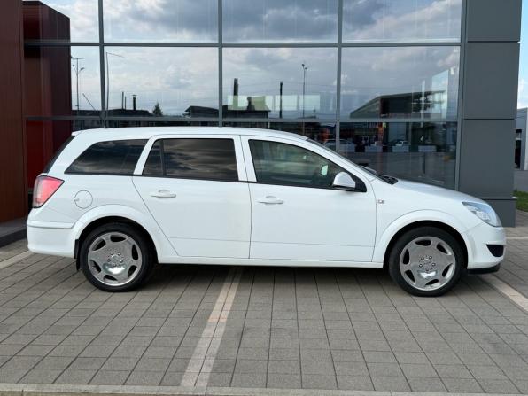 Opel Astra H Рестайлинг с пробегом 2011 года, цена 670 000 рублей, 278743 км, седан, Автокод Объявления
