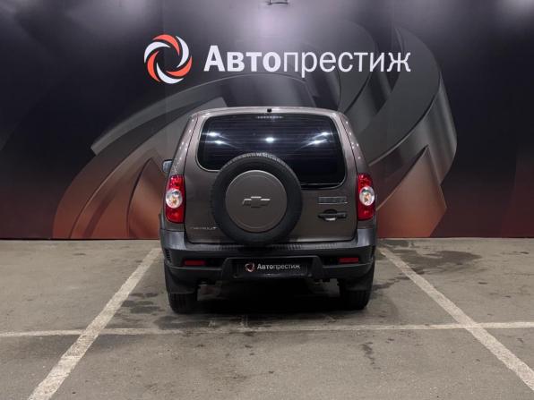 Chevrolet Niva I Рестайлинг с пробегом 2015 года, цена 590 000 рублей, 240000 км, внедорожник, Автокод Объявления