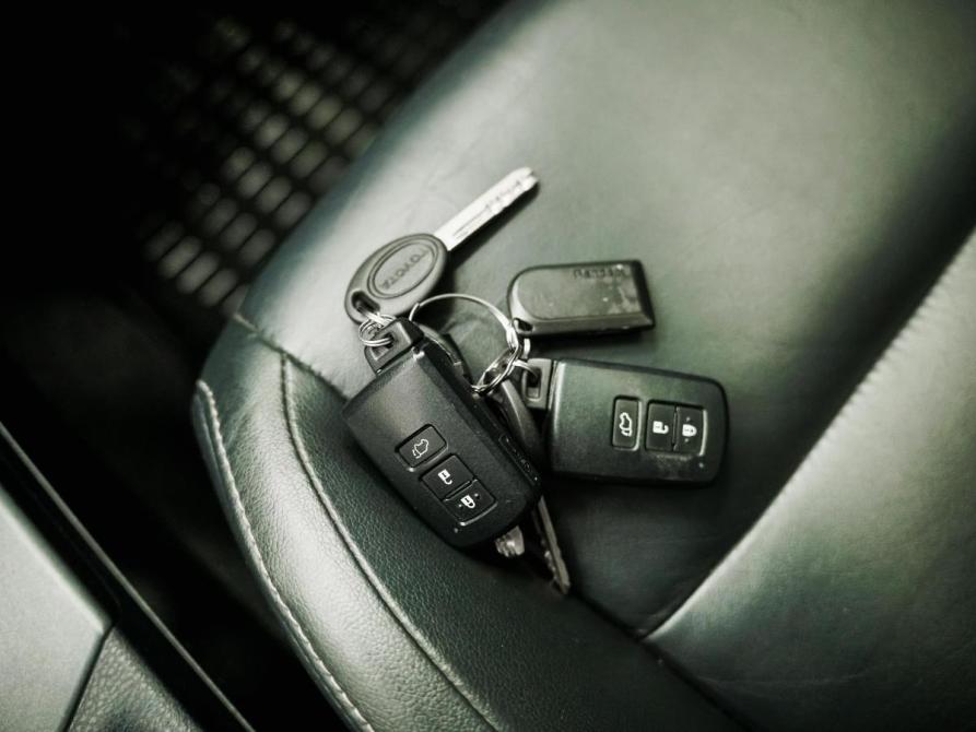 Toyota RAV4 IV (XA40) Рестайлинг Красноярск  - изображение 32