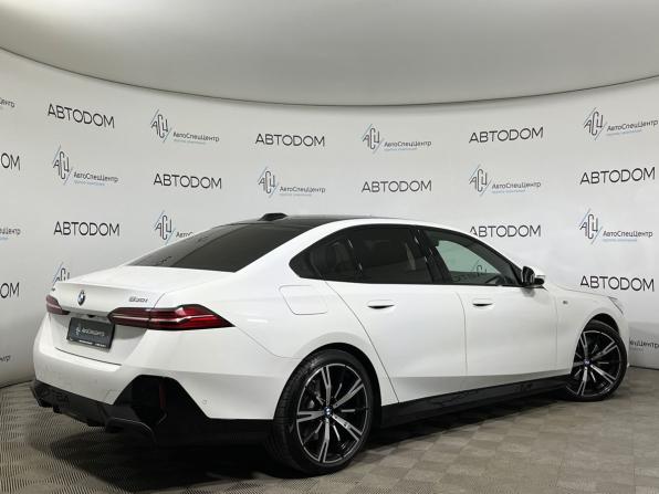 BMW 5 серии VIII (G60/G61/G68) с пробегом 2024 года, цена 7 859 900 рублей, 21401 км, седан, Автокод Объявления