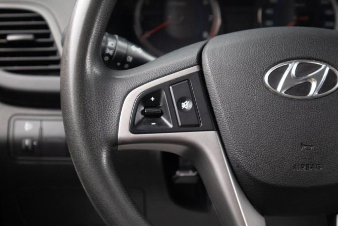 Hyundai Solaris I Рестайлинг с пробегом 2015 года, цена 979 000 рублей, 227000 км, седан, Автокод Объявления