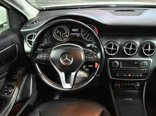 Mercedes-Benz A-Класс III (W176) с пробегом 2013 года, цена 1 370 000 рублей, 130265 км, хэтчбек, Автокод Объявления