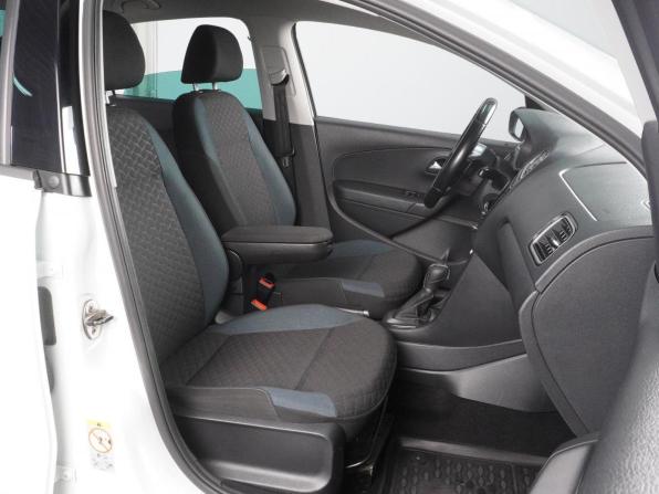 Volkswagen Polo V Рестайлинг с пробегом 2019 года, цена 1 649 000 рублей, 155437 км, седан, Автокод Объявления