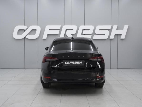 Skoda Octavia IV (A8) с пробегом 2021 года, цена 2 170 000 рублей, 99415 км, лифтбек, Автокод Объявления