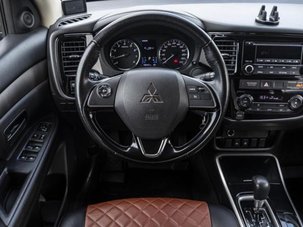 Mitsubishi Outlander III Рестайлинг 3 с пробегом 2018 года, цена 1 940 000 рублей, 109188 км, внедорожник, Автокод Объявления