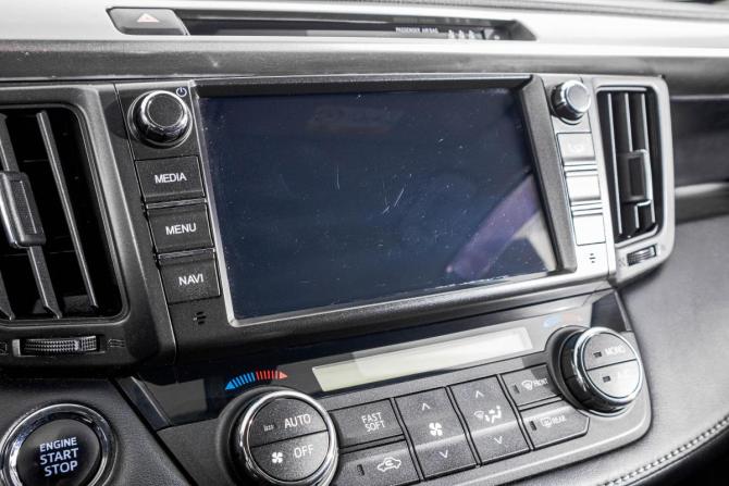Toyota RAV4 IV (XA40) Рестайлинг с пробегом 2017 года, цена 2 699 000 рублей, 220000 км, внедорожник, Автокод Объявления
