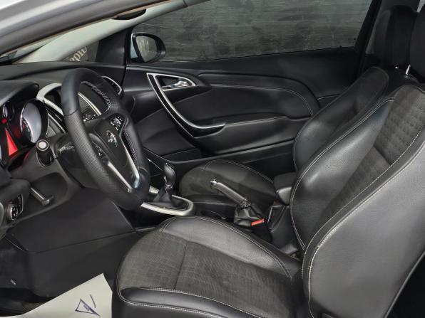 Opel Astra J Рестайлинг с пробегом 2012 года, цена 800 000 рублей, 89000 км, хэтчбек, Автокод Объявления