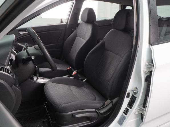 Hyundai Solaris I Рестайлинг с пробегом 2015 года, цена 989 000 рублей, 116312 км, хэтчбек, Автокод Объявления