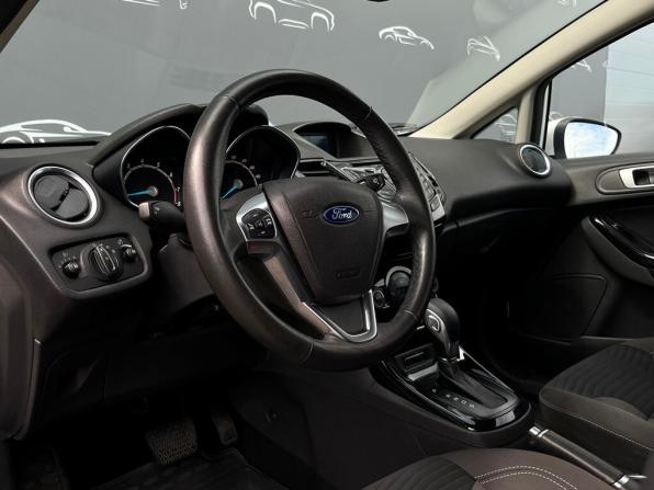 Ford Fiesta Mk6 Рестайлинг с пробегом 2016 года, цена 855 600 рублей, 118864 км, хэтчбек, Автокод Объявления