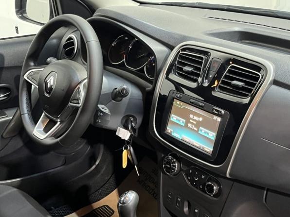 Renault Sandero II Рестайлинг с пробегом 2019 года, цена 1 155 000 рублей, 70931 км, хэтчбек, Автокод Объявления