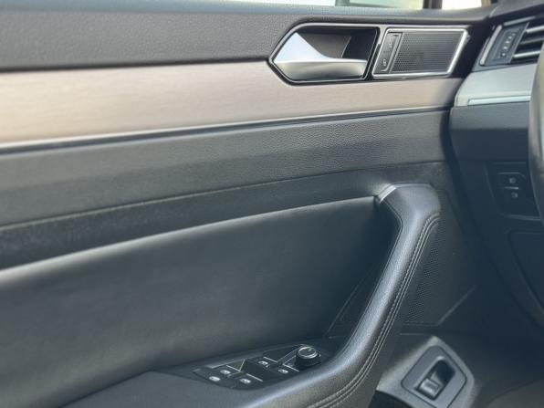 Volkswagen Passat B8 с пробегом 2018 года, цена 1 595 000 рублей, 239154 км, универсал, Автокод Объявления
