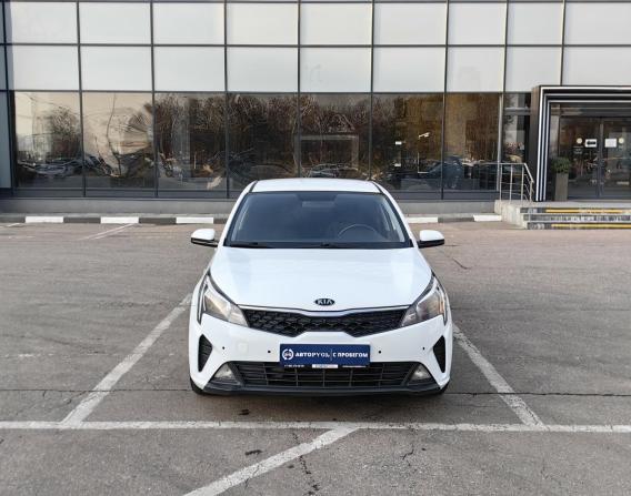 Kia Rio IV Рестайлинг с пробегом 2021 года, цена 1 330 000 рублей, 102644 км, седан, Автокод Объявления