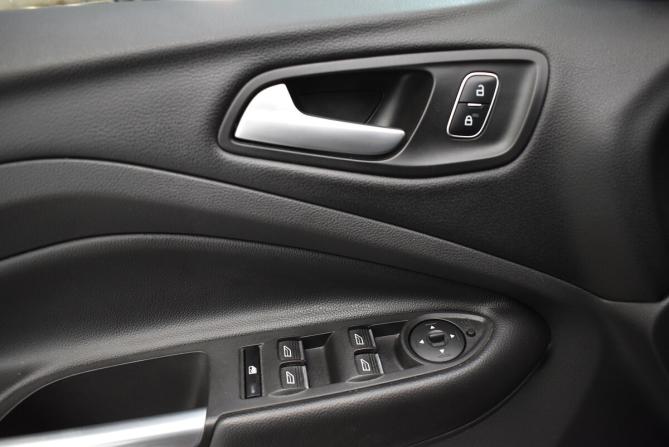 Ford Kuga II Рестайлинг с пробегом 2018 года, цена 1 810 000 рублей, 121583 км, внедорожник, Автокод Объявления