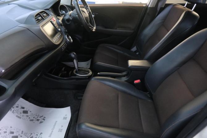 Honda Fit Shuttle I с пробегом 2011 года, цена 859 000 рублей, 209000 км, универсал, Автокод Объявления