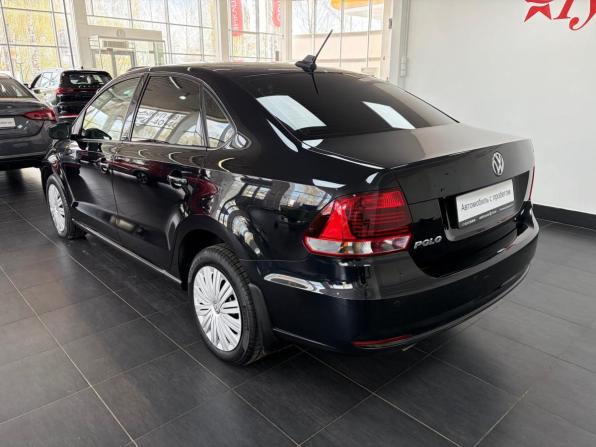 Volkswagen Polo V Рестайлинг с пробегом 2017 года, цена 1 318 000 рублей, 74782 км, седан, Автокод Объявления