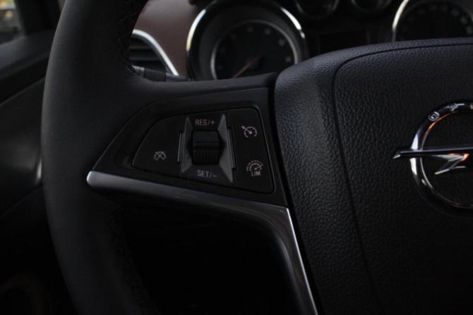 Opel Mokka I с пробегом 2013 года, цена 1 360 000 рублей, 91083 км, внедорожник, Автокод Объявления
