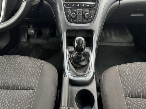 Opel Astra J Рестайлинг с пробегом 2012 года, цена 890 000 рублей, 127102 км, хэтчбек, Автокод Объявления