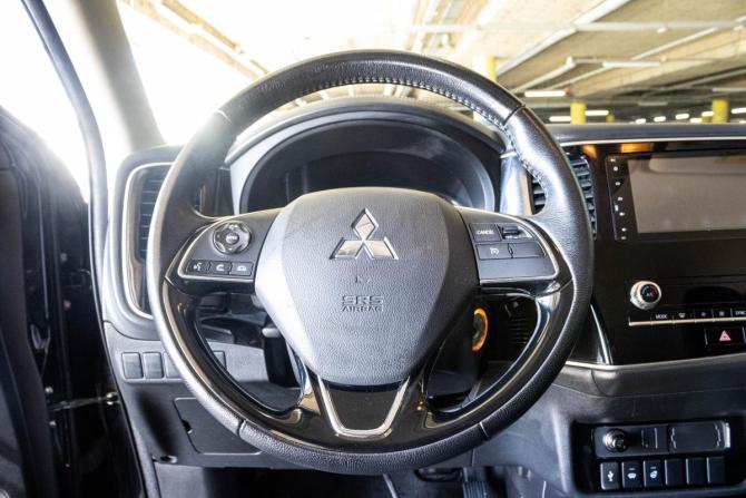Mitsubishi Outlander III Рестайлинг 3 с пробегом 2021 года, цена 2 489 000 рублей, 141626 км, внедорожник, Автокод Объявления