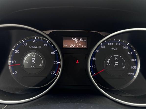 Hyundai ix35 I Рестайлинг с пробегом 2015 года, цена 1 400 000 рублей, 186770 км, внедорожник, Автокод Объявления