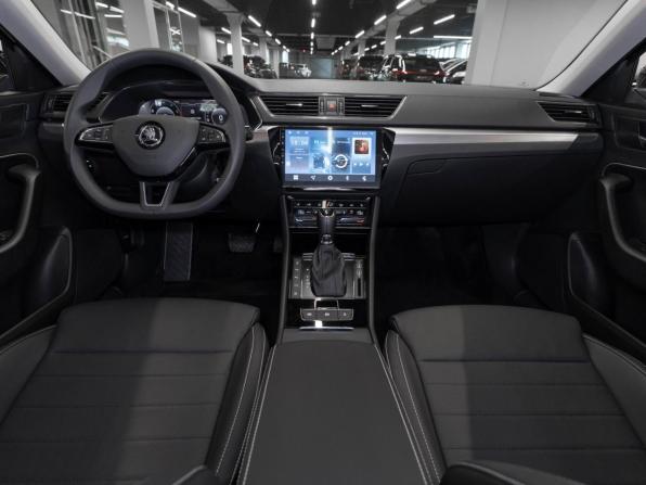 Skoda Superb III Рестайлинг с пробегом 2025 года, цена 3 250 000 рублей, 55 км, лифтбек, Автокод Объявления