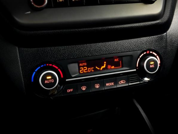Kia Rio III Рестайлинг с пробегом 2017 года, цена 1 160 000 рублей, 135254 км, хэтчбек, Автокод Объявления