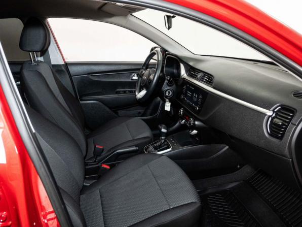 Kia Rio IV Рестайлинг с пробегом 2021 года, цена 2 033 000 рублей, 21254 км, хэтчбек, Автокод Объявления