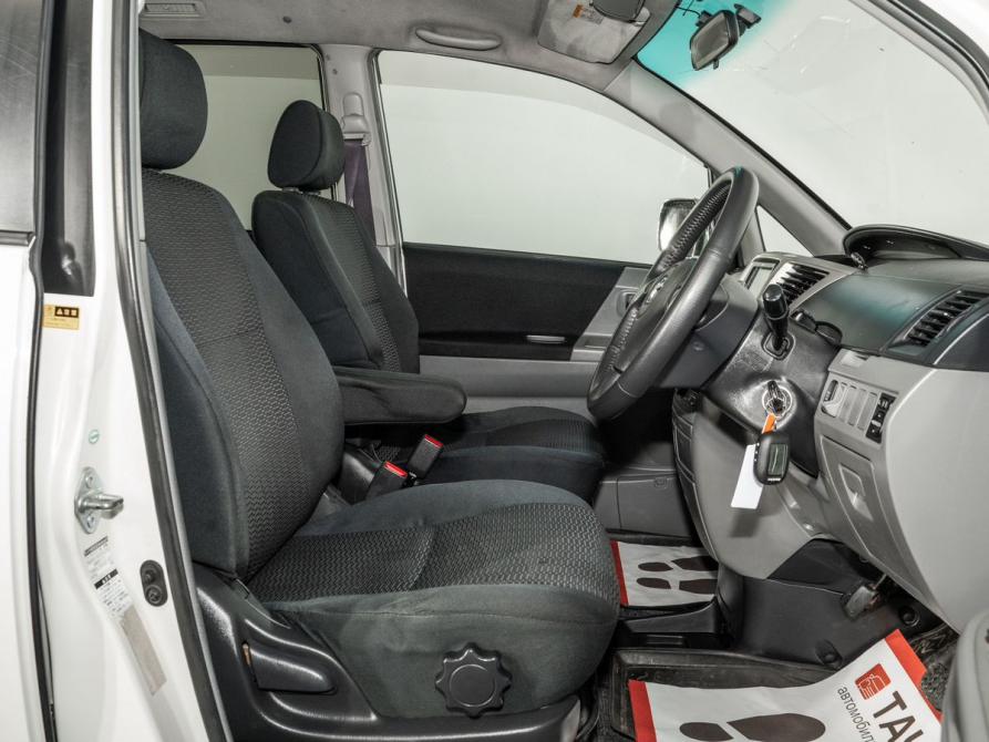 Toyota Voxy I (R60) Иркутск  - изображение 5