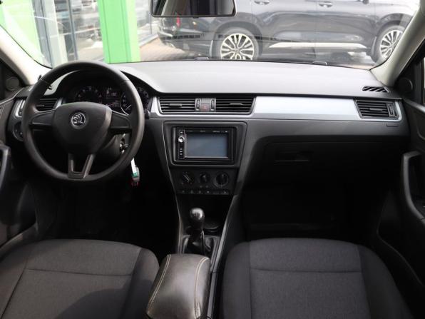 Skoda Rapid I с пробегом 2015 года, цена 1 019 000 рублей, 93000 км, лифтбек, Автокод Объявления