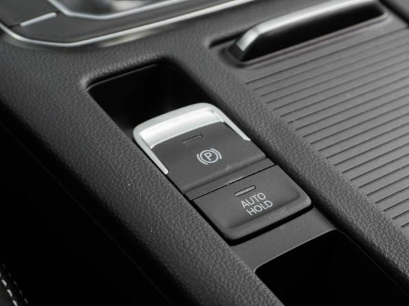Volkswagen Passat B8 Рестайлинг с пробегом 2022 года, цена 3 200 000 рублей, 1225 км, седан, Автокод Объявления