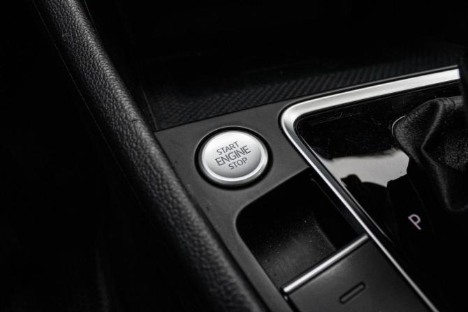 Volkswagen Jetta VII с пробегом 2020 года, цена 2 519 000 рублей, 82856 км, седан, Автокод Объявления