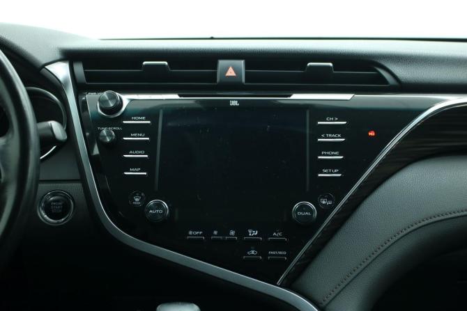 Toyota Camry VIII (XV70) с пробегом 2018 года, цена 2 575 000 рублей, 171797 км, седан, Автокод Объявления