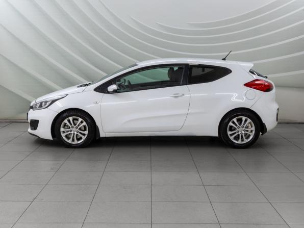 Kia Ceed II с пробегом 2015 года, цена 978 000 рублей, 177265 км, хэтчбек, Автокод Объявления