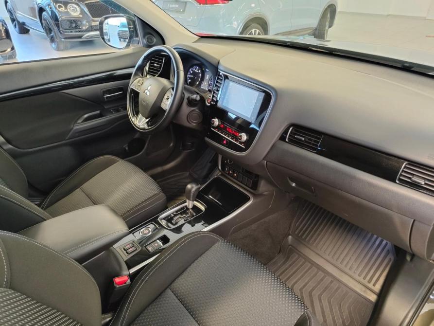 Mitsubishi Outlander III Рестайлинг 3 Санкт-Петербург  - изображение 7